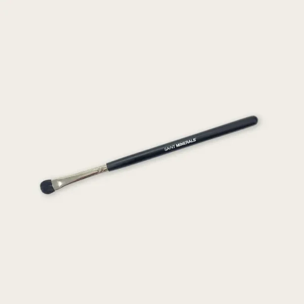 Saint Minerals Deluxe Eyeshadow Brush